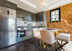 تصميم داخلي انيق - موقع استراتيجي مميز - شقة مؤثثة 1+1 - في مركز الانيا 