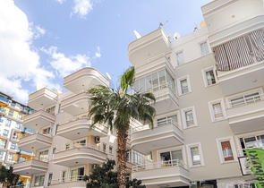 تصميم داخلي انيق - موقع استراتيجي مميز - شقة مؤثثة 1+1 - في مركز الانيا 