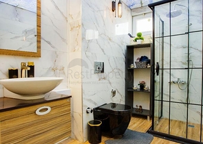 تصميم داخلي انيق - موقع استراتيجي مميز - شقة مؤثثة 1+1 - في مركز الانيا 