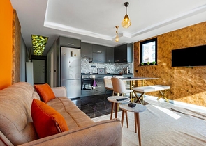 تصميم داخلي انيق - موقع استراتيجي مميز - شقة مؤثثة 1+1 - في مركز الانيا 