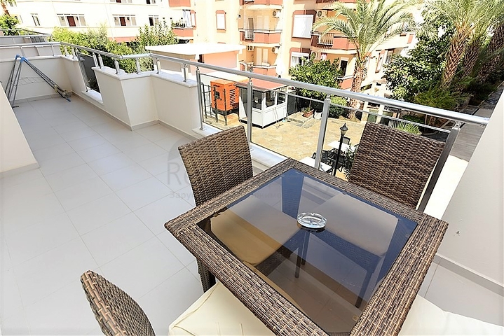 موقع مميز - مناسبة للاستثمار - شقة غرفة وصالة في منطقة اوبا - الانيا 