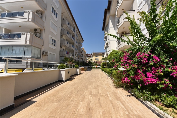 موقع مميز - مناسبة للاستثمار - شقة غرفة وصالة في منطقة اوبا - الانيا 