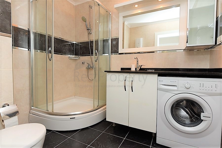 موقع مميز - مناسبة للاستثمار - شقة غرفة وصالة في منطقة اوبا - الانيا 