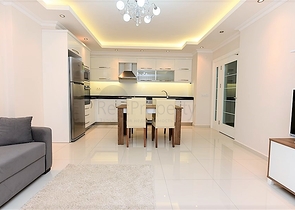 موقع مميز - مناسبة للاستثمار - شقة غرفة وصالة في منطقة اوبا - الانيا 