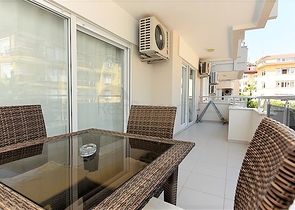 موقع مميز - مناسبة للاستثمار - شقة غرفة وصالة في منطقة اوبا - الانيا 