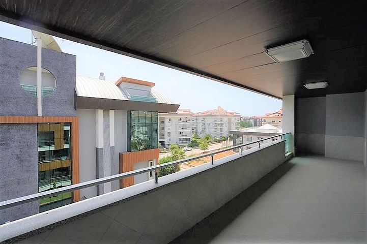 مجمع عائلي فاخر - دوبلكس واسعة في منطقة اوبا / الانيا