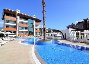 مجمع عائلي فاخر - دوبلكس واسعة في منطقة اوبا / الانيا