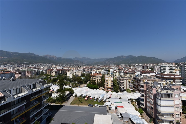 على البحر مباشرة - مجمع فاخر - دوبلكس 3 غرف وصالة - في منطقة اوبا المركزية / الانيا 