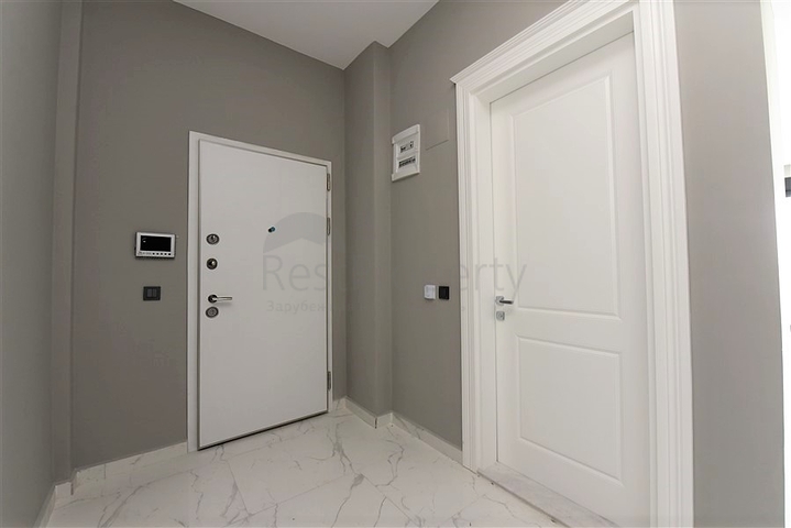 على البحر مباشرة - مجمع فاخر - دوبلكس 3 غرف وصالة - في منطقة اوبا المركزية / الانيا 