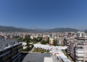 على البحر مباشرة - مجمع فاخر - دوبلكس 3 غرف وصالة - في منطقة اوبا المركزية / الانيا 