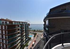 على البحر مباشرة - مجمع فاخر - دوبلكس 3 غرف وصالة - في منطقة اوبا المركزية / الانيا 