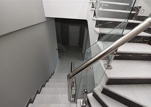 على البحر مباشرة - مجمع فاخر - دوبلكس 3 غرف وصالة - في منطقة اوبا المركزية / الانيا 