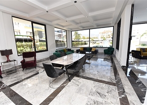 على البحر مباشرة - مجمع فاخر - دوبلكس 3 غرف وصالة - في منطقة اوبا المركزية / الانيا 