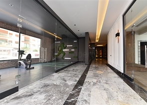 على البحر مباشرة - مجمع فاخر - دوبلكس 3 غرف وصالة - في منطقة اوبا المركزية / الانيا 