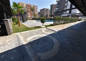 على البحر مباشرة - مجمع فاخر - دوبلكس 3 غرف وصالة - في منطقة اوبا المركزية / الانيا 