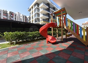 على البحر مباشرة - مجمع فاخر - دوبلكس 3 غرف وصالة - في منطقة اوبا المركزية / الانيا 