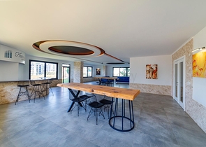 اطلالة بحر - شقة مفروشة  ضمن مجمع فاخر - في كارجي جاك / الانيا 