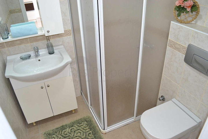 قريبة من البحر - شقة غرفتين وصالة - مفروشة -ضمن مجمع- مهموتلار / الانيا 