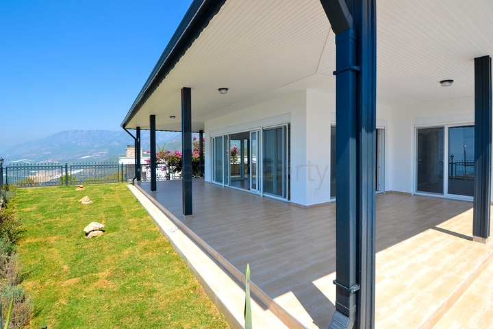 اطلالة بحر - فيلا مستقلة حديثة مع مسبح خاص - في كارجي جاك / الانيا 