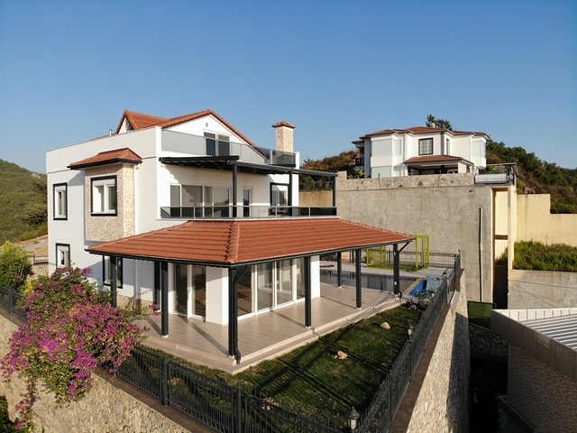 اطلالة بحر - فيلا مستقلة حديثة مع مسبح خاص - في كارجي جاك / الانيا 