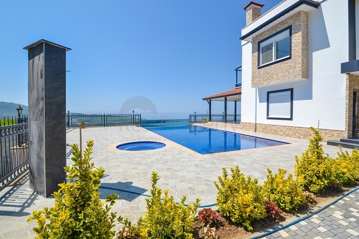 اطلالة بحر - فيلا مستقلة حديثة مع مسبح خاص - في كارجي جاك / الانيا 