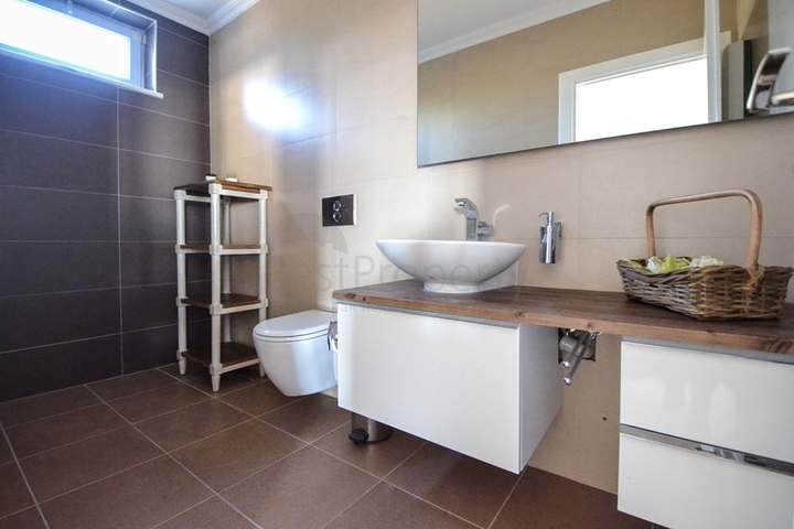 اطلالة بحر - فيلا مستقلة حديثة مع مسبح خاص - في كارجي جاك / الانيا 