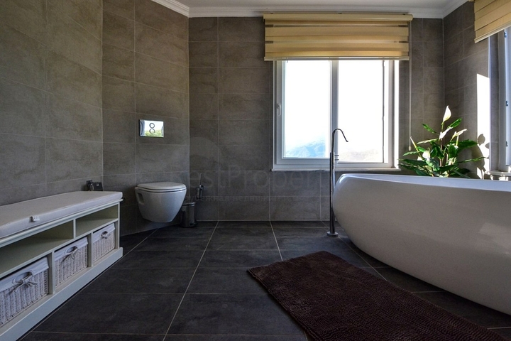 اطلالة بحر - فيلا مستقلة حديثة مع مسبح خاص - في كارجي جاك / الانيا 