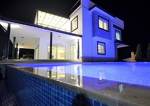 اطلالة بحر - فيلا مستقلة حديثة مع مسبح خاص - في كارجي جاك / الانيا 