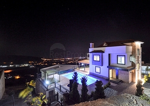 اطلالة بحر - فيلا مستقلة حديثة مع مسبح خاص - في كارجي جاك / الانيا 