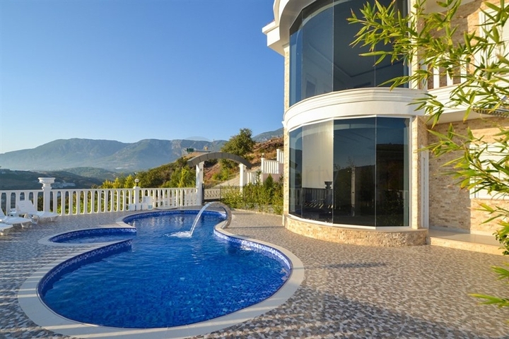 فيلا مستقلة - مسبح خاص -اطلالة بحر - 3 غرف وصالة- في كارجي جاك / الانيا 