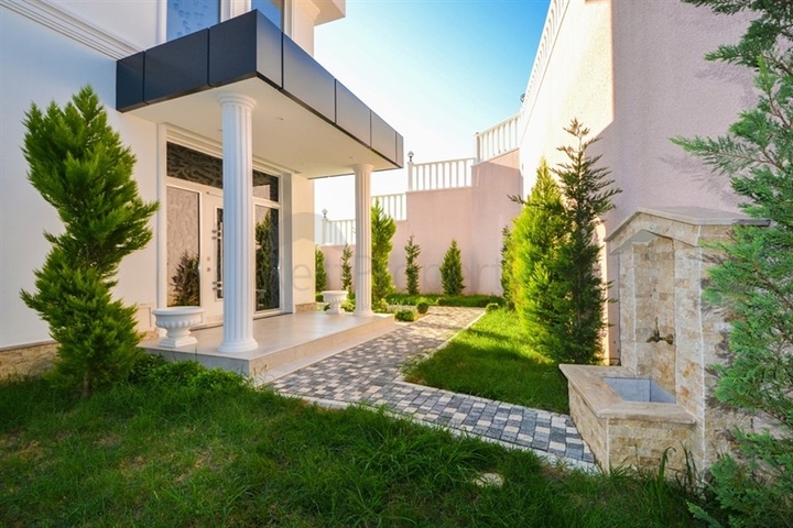 فيلا مستقلة - مسبح خاص -اطلالة بحر - 3 غرف وصالة- في كارجي جاك / الانيا 