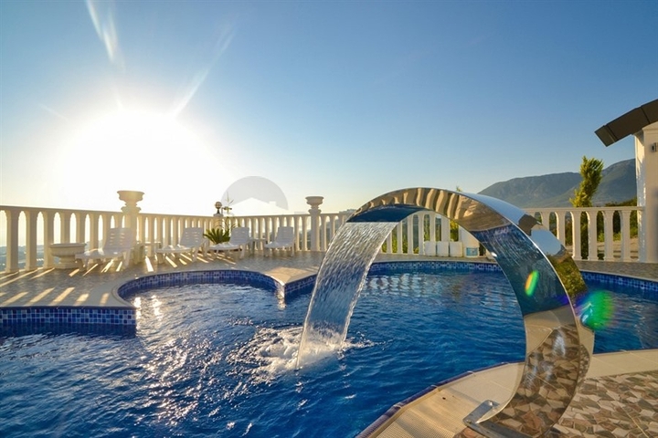 فيلا مستقلة - مسبح خاص -اطلالة بحر - 3 غرف وصالة- في كارجي جاك / الانيا 