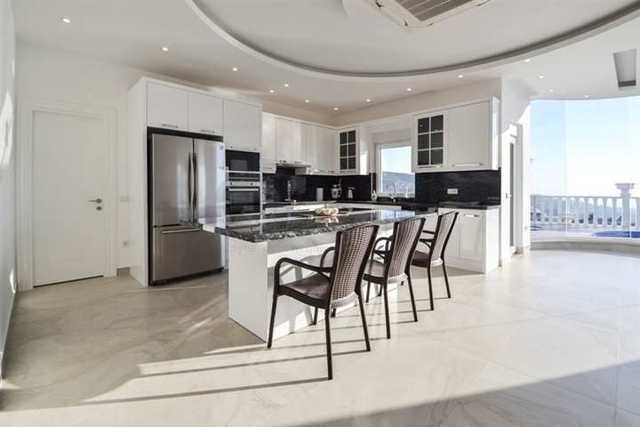 فيلا مستقلة - مسبح خاص -اطلالة بحر - 3 غرف وصالة- في كارجي جاك / الانيا 