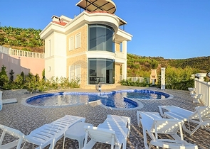 فيلا مستقلة - مسبح خاص -اطلالة بحر - 3 غرف وصالة- في كارجي جاك / الانيا 