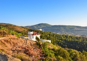 فيلا مستقلة - مسبح خاص -اطلالة بحر - 3 غرف وصالة- في كارجي جاك / الانيا 