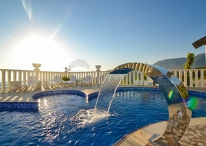 فيلا مستقلة - مسبح خاص -اطلالة بحر - 3 غرف وصالة- في كارجي جاك / الانيا 