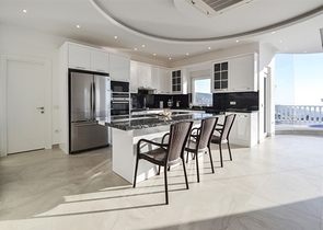 فيلا مستقلة - مسبح خاص -اطلالة بحر - 3 غرف وصالة- في كارجي جاك / الانيا 