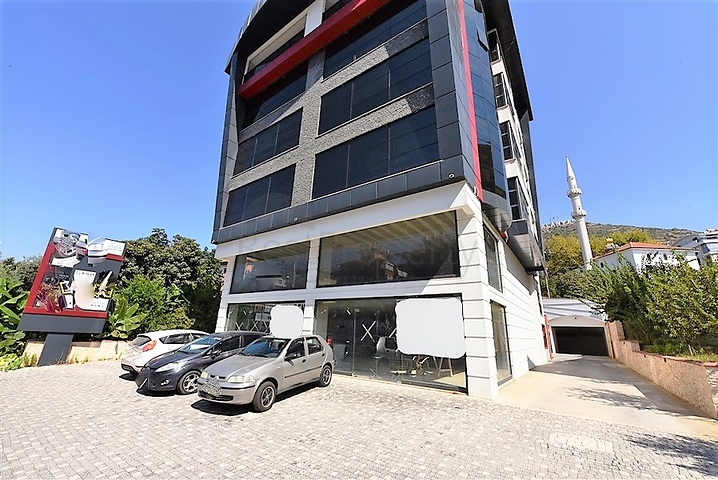 عقار تجاري في مركز المدينة - ضمن اكثر المناطق حيوية - الانيا 