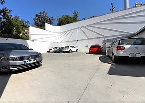 عقار تجاري في مركز المدينة - ضمن اكثر المناطق حيوية - الانيا 