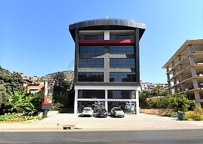 عقار تجاري في مركز المدينة - ضمن اكثر المناطق حيوية - الانيا 