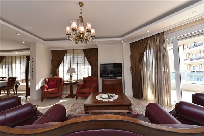 اطلالة على شاطئ كليوباترا - دوبلكس واسعة 3 غرف - في مركز مدينة الانيا 