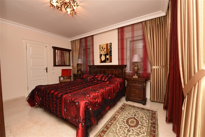 اطلالة على شاطئ كليوباترا - دوبلكس واسعة 3 غرف - في مركز مدينة الانيا 