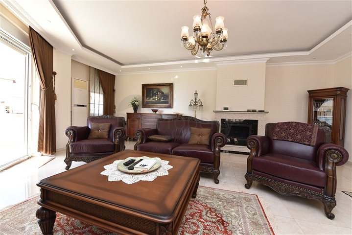 اطلالة على شاطئ كليوباترا - دوبلكس واسعة 3 غرف - في مركز مدينة الانيا 