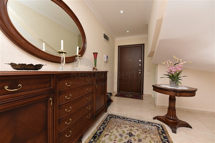 اطلالة على شاطئ كليوباترا - دوبلكس واسعة 3 غرف - في مركز مدينة الانيا 