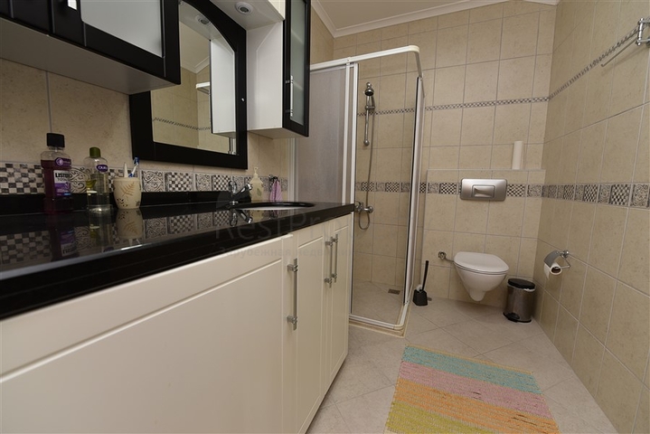 اطلالة على شاطئ كليوباترا - دوبلكس واسعة 3 غرف - في مركز مدينة الانيا 