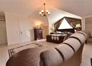 اطلالة على شاطئ كليوباترا - دوبلكس واسعة 3 غرف - في مركز مدينة الانيا 