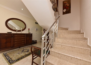 اطلالة على شاطئ كليوباترا - دوبلكس واسعة 3 غرف - في مركز مدينة الانيا 