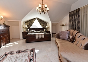 اطلالة على شاطئ كليوباترا - دوبلكس واسعة 3 غرف - في مركز مدينة الانيا 