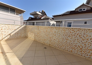 اطلالة على شاطئ كليوباترا - دوبلكس واسعة 3 غرف - في مركز مدينة الانيا 