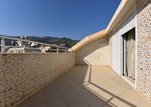 اطلالة على شاطئ كليوباترا - دوبلكس واسعة 3 غرف - في مركز مدينة الانيا 